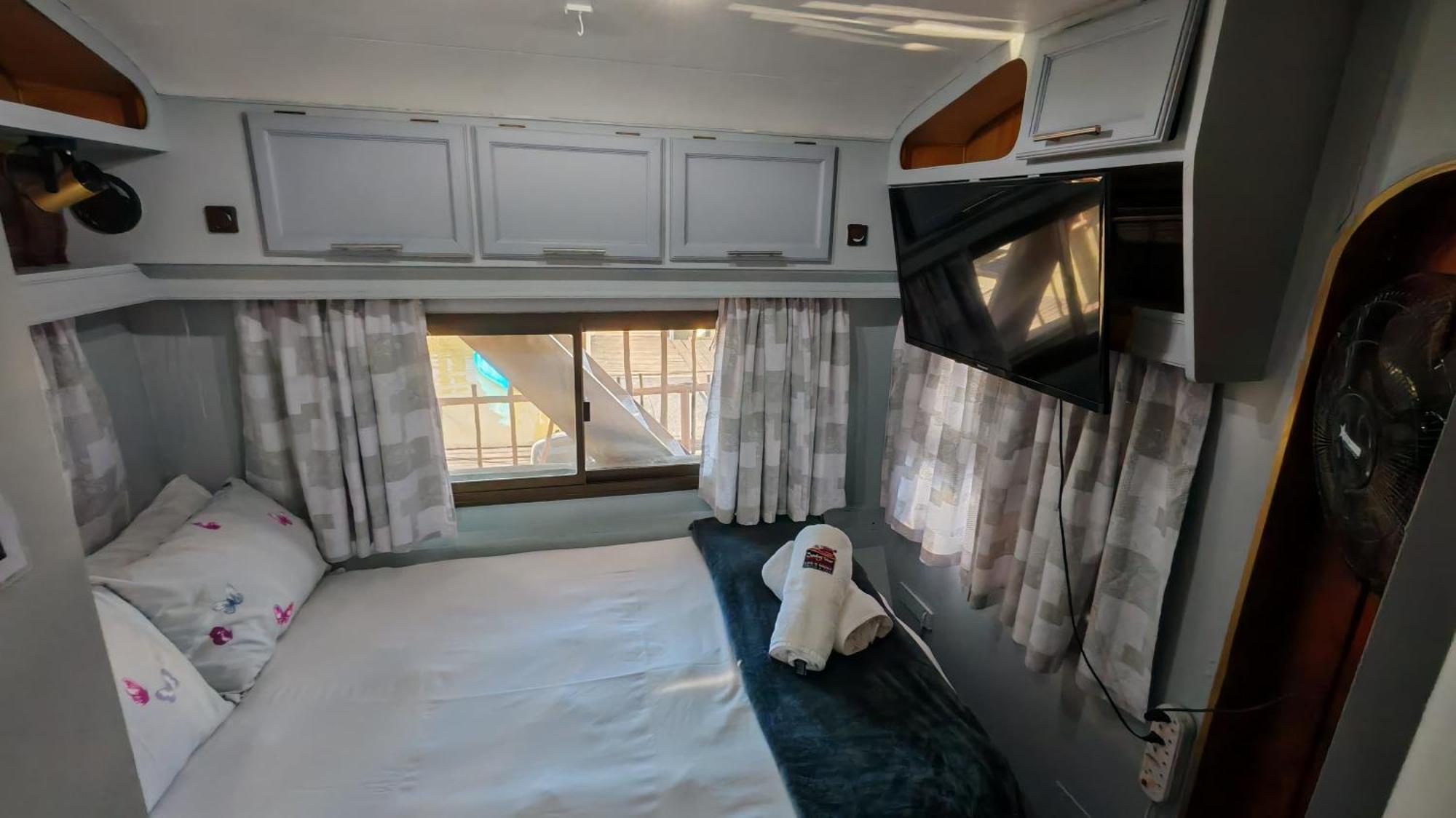 Maggie May House Boat - Colchester - 5Km From Elephant Park Εξωτερικό φωτογραφία